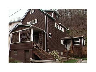 134 Clarks Pike Rd, Creighton, PA 15030