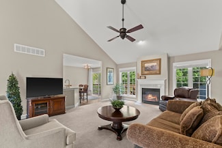 W233N3028 Oakmont Ct W Unit B, Pewaukee, WI 53072