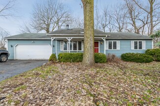 42 Woodland Ave, Fox Lake, IL 60020