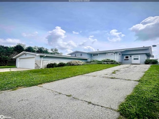 306 E Lake St, Ventura, IA 50482