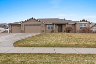 821 Autumn Crest Dr, Wenatchee, WA 98801