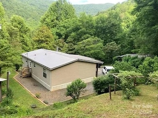 296 Bee Branch Rd, Bryson City, NC 28713