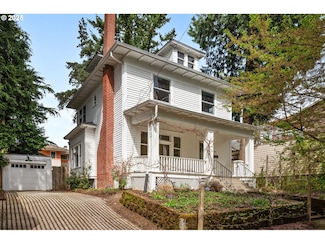 3851 SE Woodward St, Portland, OR 97202