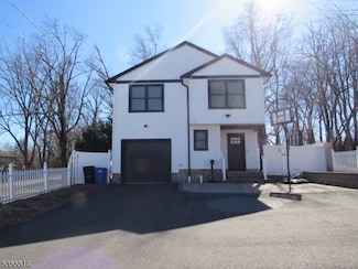151 Kiel Ave, Kinnelon, NJ 07405