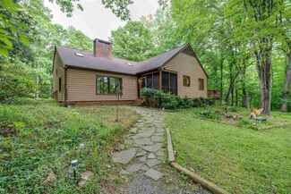 3407 Labrador Ln, Chapel Hill, NC 27516
