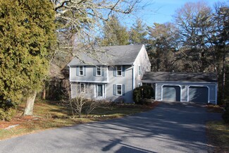 9 Bennets Neck Dr, Pocasset, MA 02559