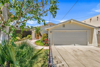 221 Acacia Ln, Newbury Park, CA 91320