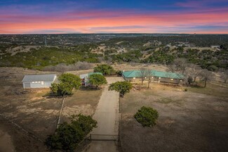 450 Mountain Dr, Kerrville, TX 78028