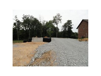 820 Graceland Dr, Memphis, IN 47143