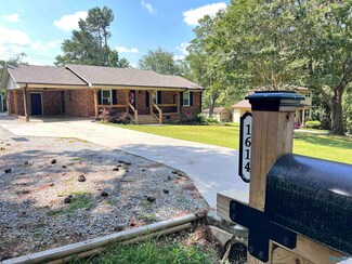 1614 Linwood St SW, Hartselle, AL 35640