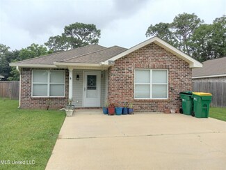 9621 Comstock Ave, Vancleave, MS 39565