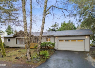 3735 NE Surf Dr, Lincoln City, OR 97367
