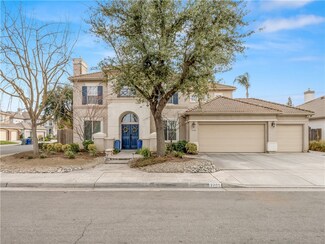 2705 E Ryan Ln, Fresno, CA 93720