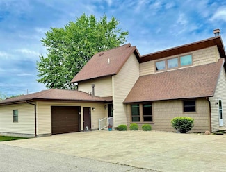 408 Greenwalt St, North Webster, IN 46555