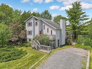 7693 Fawn Ln, Tobyhanna, PA 18466