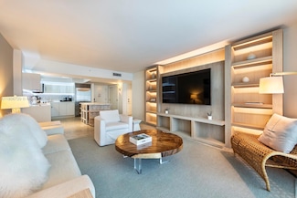 102 24th St Unit 1012, Miami Beach, FL 33139