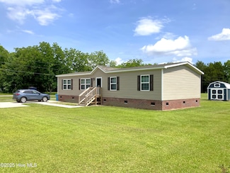 269 Batchelor Rd, Richlands, NC 28574