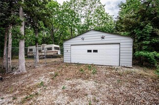 36 Maple Rd, Mapleton, KS 66754