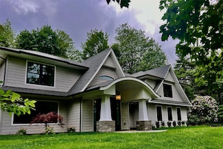 480 Vanderbilt Pkwy, Dix Hills, NY 11746