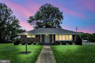 861 S Forge Rd, Palmyra, PA 17078
