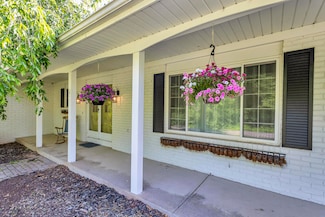 5345 Squires Manor Rd, Jackson, MI 49201