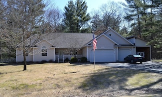 102 James Square St, Roscommon, MI 48653