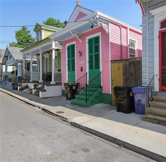 4213 Burgundy St, New Orleans, LA 70117