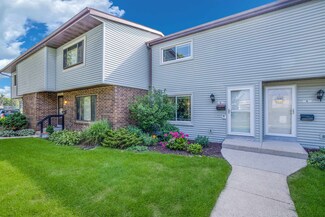 6 Grand Canyon Dr, Madison, WI 53705