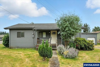 410 SW Broadway St, Mill City, OR 97360