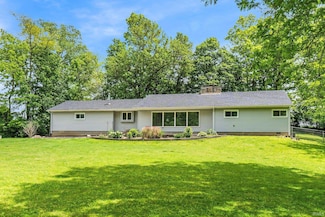 10317 Bass Rd, Fort Wayne, IN 46818