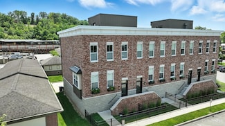 126 Broadway St, Loveland, OH 45140