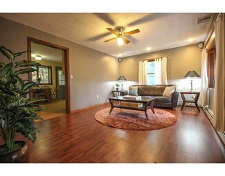 7 Riverview Dr, Middleton, MA 01949