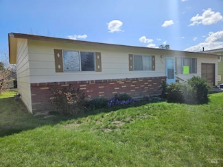 998 SW 11th St, Ontario, OR 97914