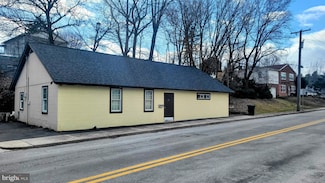 27 W 6th St, Waynesboro, PA 17268