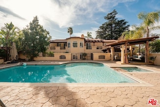 828 S Sunset Canyon Dr, Burbank, CA 91501