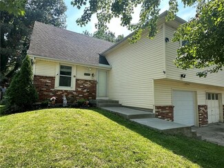6107 Newton St, Mission, KS 66202