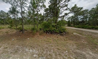 907 W 18th St, Lehigh Acres, FL 33972