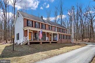 6988 Simpson Rd, Glen Rock, PA 17327