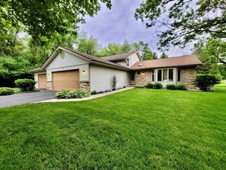 4497 Waltham Rd, Roscoe, IL 61073