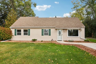 10216 N Baehr Rd, Mequon, WI 53092