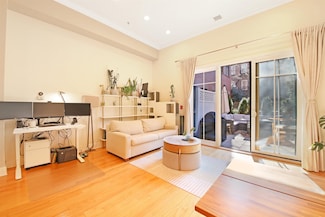 61 Grand St Unit 1E, Jersey City, NJ 07302