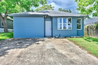 213 N Austin St, Brenham, TX 77833