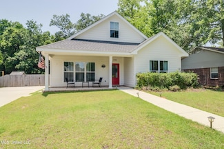 1709 S 1st St, Ocean Springs, MS 39564