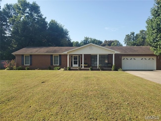 123 Holmes Dr, Sikeston, MO 63801