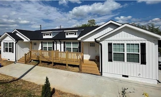 711 E Morris St, Dalton, GA 30721