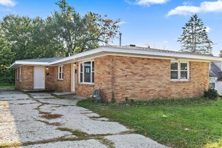819 Royal Ave, Rockford, IL 61101