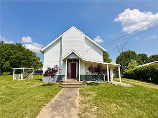 30 Front St, New Geneva, PA 15467
