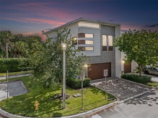 4460 NW 8th Place, Plantation, FL 33317