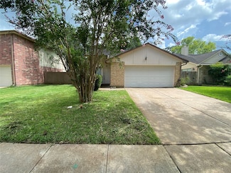 3534 Woodmere Ln, Sugar Land, TX 77478