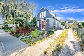 477 Court Ave, Cedarhurst, NY 11516